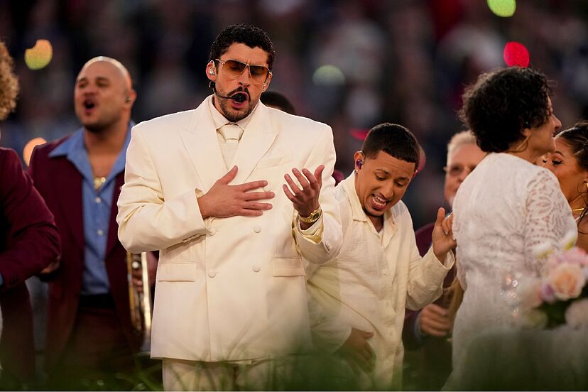 Bad Bunny convierte el descanso del Super Bowl en una oda de orgullo latino